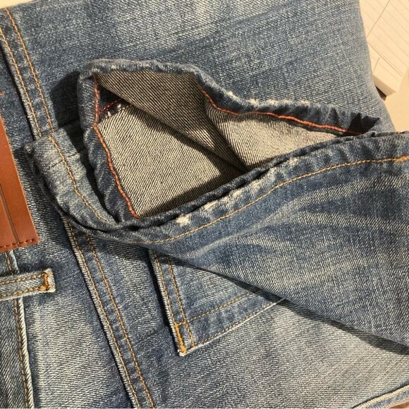 TOMMY HILFIGER Sz 40 x  30 Classic Lightly Distressed Jeans NWT - Picture 14 of 16